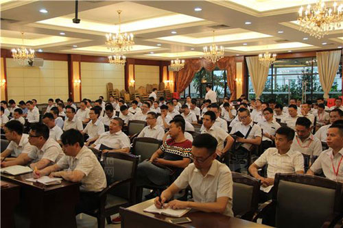 歐雅陶瓷舉辦“市場形勢與新營銷戰(zhàn)略研討培訓(xùn)會”
