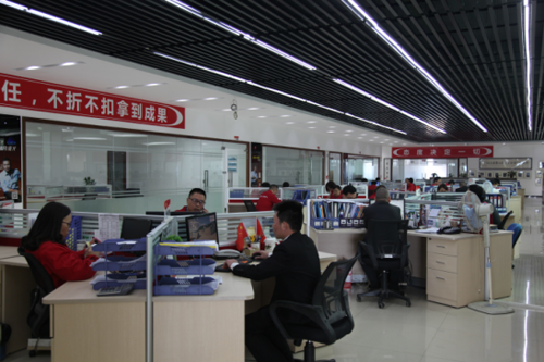 超人廚衛羅子健:在企業與文學“飛地”中瀟灑散步