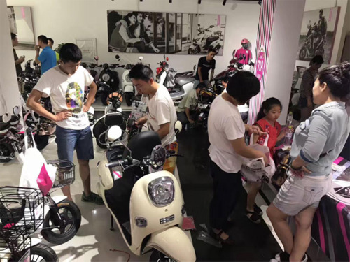 七月，愛瑪、雅迪、綠源等電動車品牌有大動作