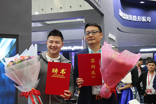 奧榮電器攜手奧運(yùn)冠軍陳一冰亮相家電博覽會