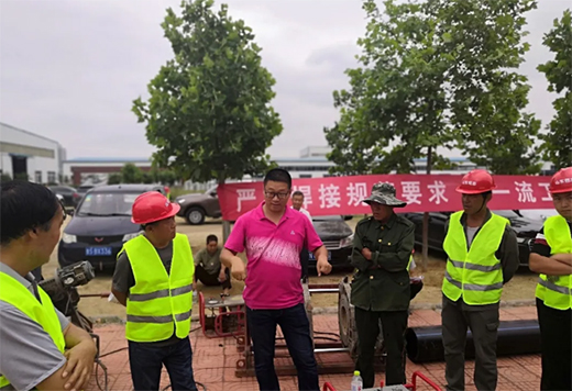 博大管業赴濟南鋼城施工現場進行非金屬(PE)管道安裝培訓