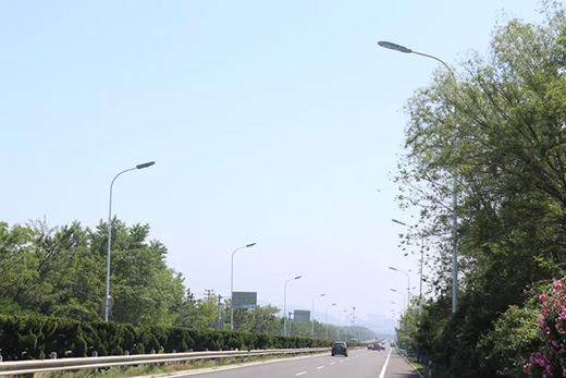 新式路燈亮了!威海環(huán)翠區(qū)路燈升級改造工程全面啟動