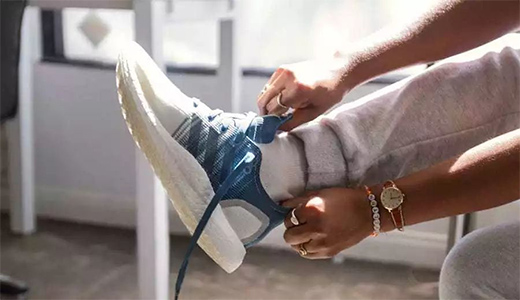 Nike和Adidas 都在追的新潮流!時尚環保籃球鞋