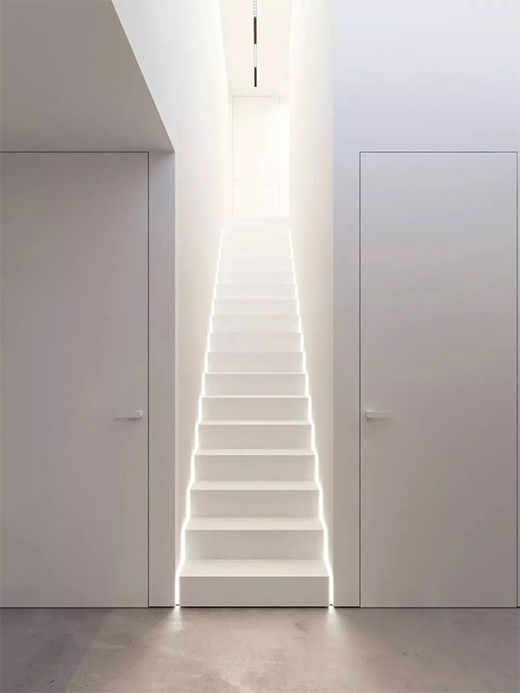 燈帶這么有情調，何不考慮裝一個